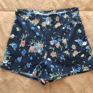 Hollister floral shorts